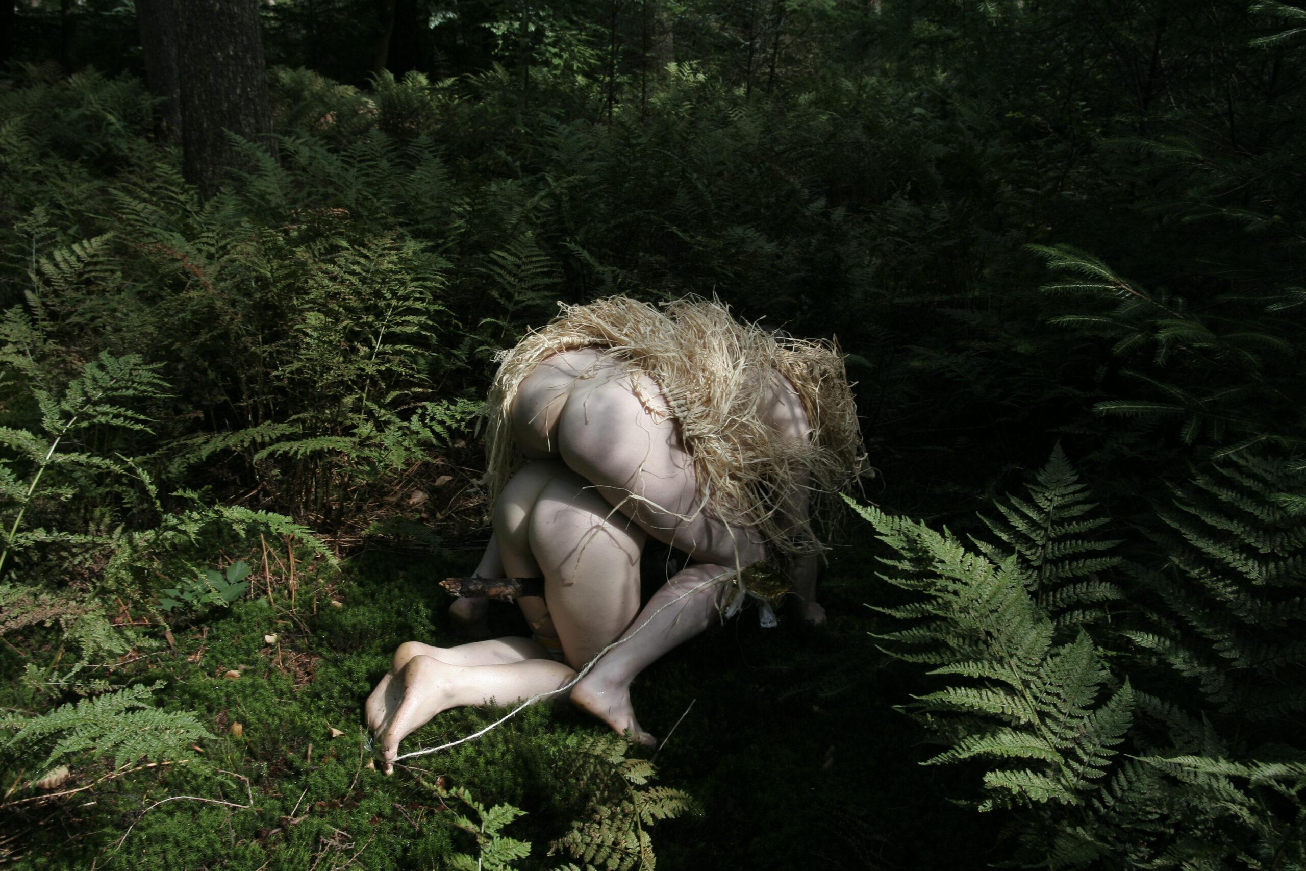 melanie-bonajo-ism-Emmeline-de-Mooij-Bush-compulsion-a-primitive-breakthrough-in-the-mind-2008